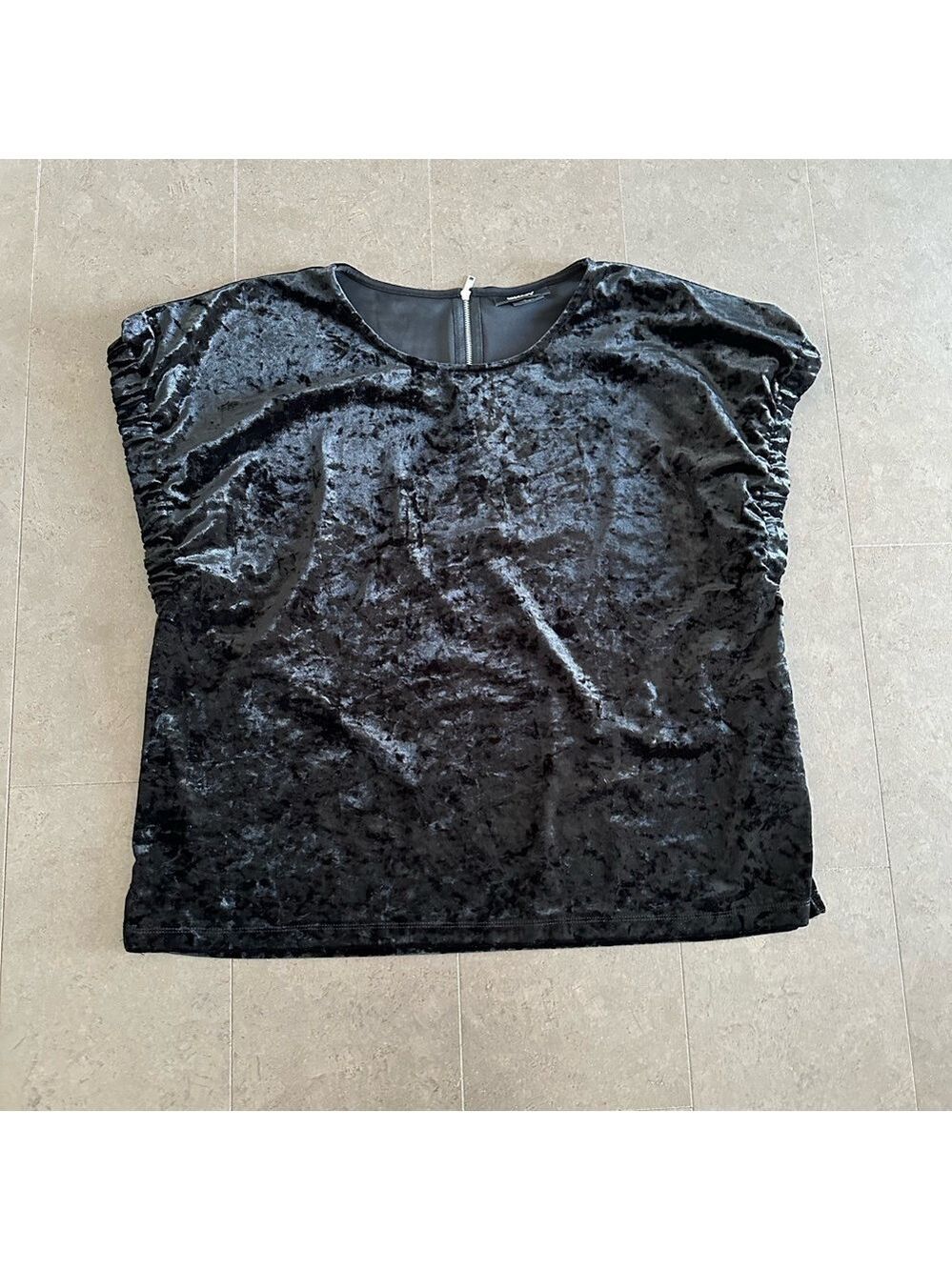 DKNY top size XL